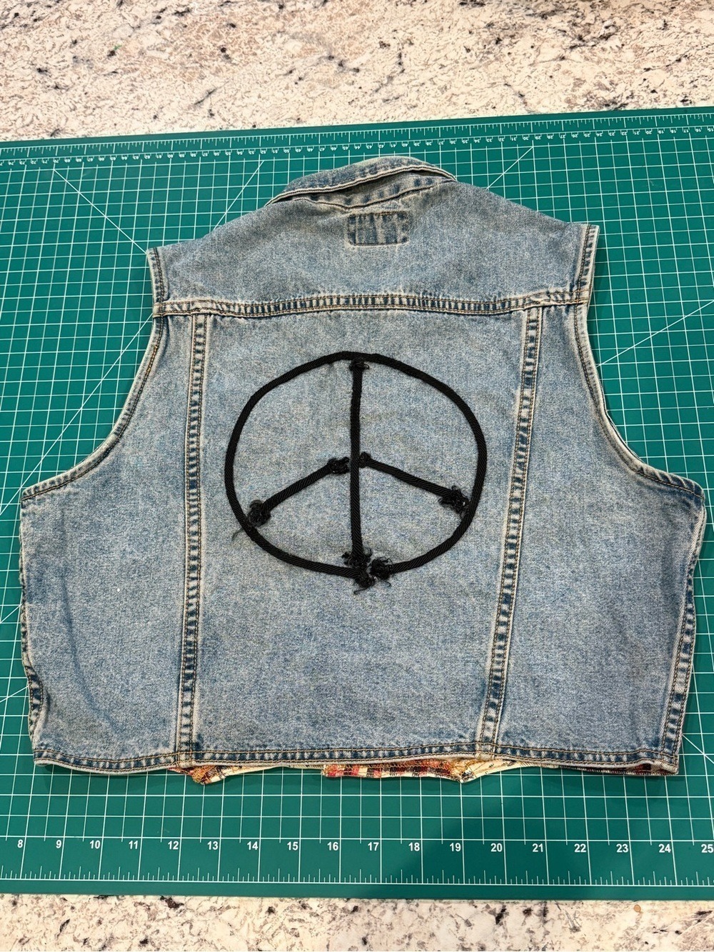 Vintage Patchwork Denim Vest Floral Plaid Western Boho USA - Picture 8 of 8